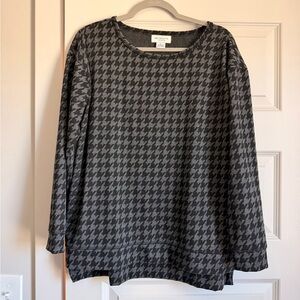 Gray Houndstooth Women's Top. Large